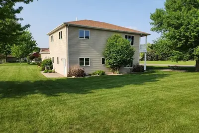 Image de 4 Bedroom, Okoboji House in Ideal Location!