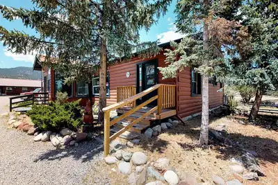 Image de \"G\" Goat Cabin - Affordable 4 Bedroom “G”