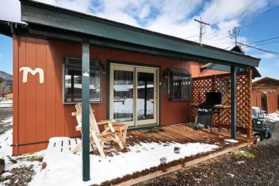 Image de \"M\" Moose Studio Cabin with private hot tub