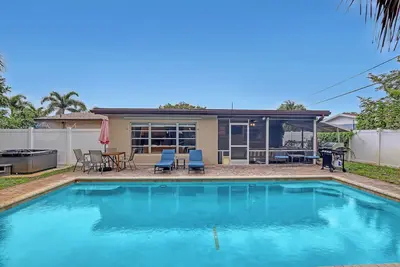 Image de Charming 3-bedroom poolhome with hot-tub close to Pbi & Downtown West Palm Beach