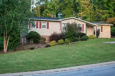 Image de Cozy home near golf & casino! in tranquil Danville