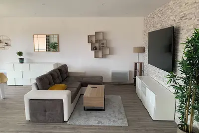 Image de T2 Cosy - 70 m2 au Coeur de Ville