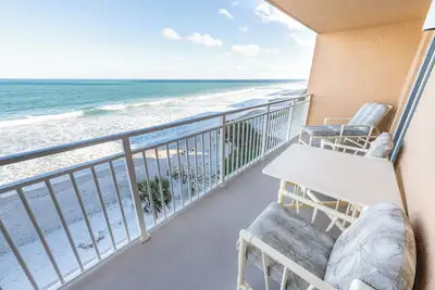 Image de Oceanfront Oasis: Stunning 2br/2ba Condo in Indian Harbour Beach