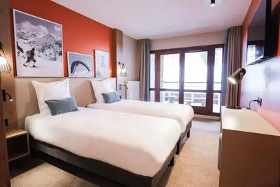 Image de Wifi, à 10m des pistes de ski, vue montagne, piscine, sauna, hammam, télévision, casier à ski