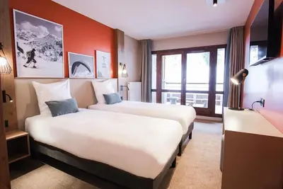 Image de Wifi, à 10m des pistes de ski, vue montagne, piscine, sauna, hammam, télévision, casier à ski, 20m²