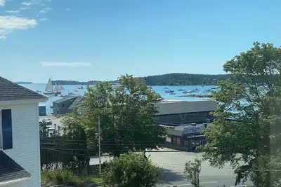 Image de Charming Spacious 2-bed Duplex, Water View in beautiful Stonington with Ac, WiFi