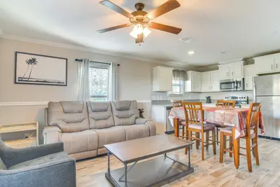 Image de Walk to Amc Riverview & Shops: Home w\/ Large Yard