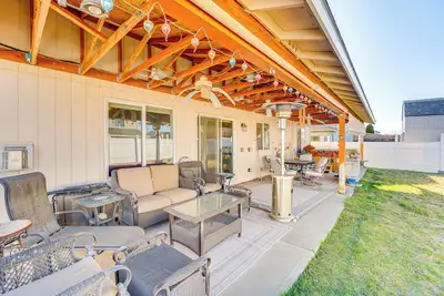 Image de 1 Mi to Moses Lake: Home w/ Private Yard & Hot Tub