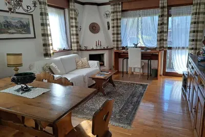 Image de Comfortable and quiet in beautifully landscaped area, with terrace and garage