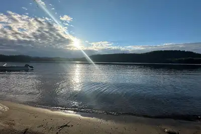 Image de Charming 2-bedroom plus house in Adirondack with Lake frontage, dock, Ac, WiFi
