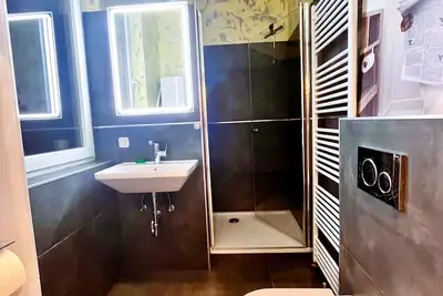 Image de 1 An apartment with great kitchen, large balcony 2 bathrooms, 6 rooms