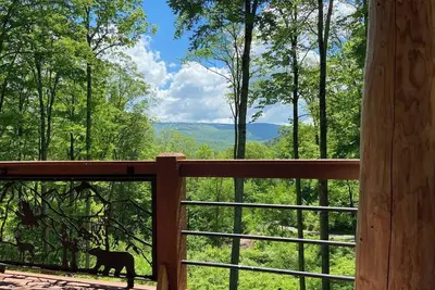 Image de Snowshoe View Log Cabin | Hot Tub & Mtn Luxury