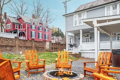 Image de Historic Home w/ Sauna, HotTub, Speakeasy & Game Room