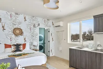 Image de Millpointe Studio 1. 0 - Where Luxury Meets Location -Steps to Concerts, Old Mill