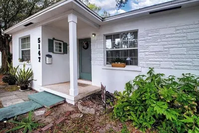 Image de Cozy St. Pete Cottage! 7 minutes to Downtown - 9 minutes to Treasure Island!