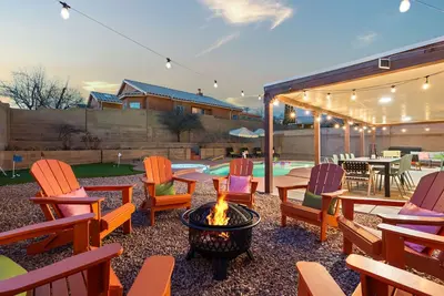 Image de Abq Oasis! Pool and Hot Tub Open All Year! , Game Room, Golf, Great for Reunions!