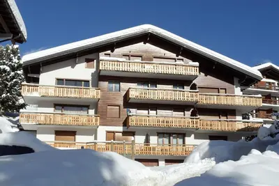 Appartement de 4 pièces **** - 2ème étage – très joli appartement dans un quartier tranquille à côté