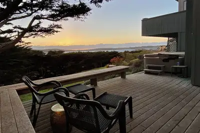 Image de 2-bedroom home with sunset views, hot tub, vaulted ceilings, piano, Bodega Bay
