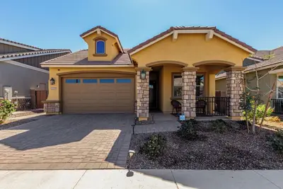 Image de Experience luxury at Stunning Queen Creek