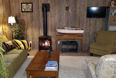 Image de Peaceful Cabin in Thompsonville - Minutes from Crystal Mountain. Sleeps 6