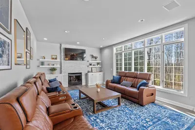 Image de Next Level~100k Game Room~ Sleeps 20~ Pool~Spa