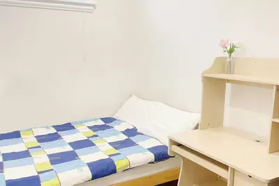 Image de Peaceful room with Kitchen, Washing Machine and Internet near Beach, Broadway, Dt