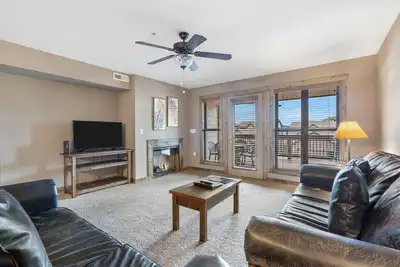 Image de 1 Bedroom, sleeps  up to 6, Steps to Table Rock Lake! Ticket Deals!