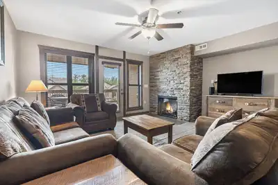 Image de Lakefront, Sleeps 8. Enjoy Resort Amenities and Exclusive Ticket Deals