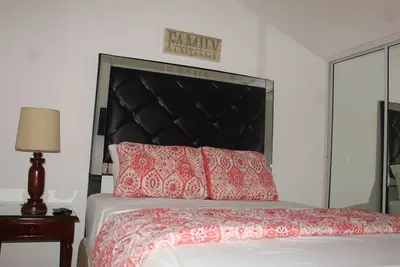 Image de Charming  2-bedroom Penthouse apartment @The Bromptons New Kingston w/pool & gym