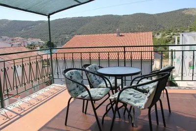 Image de Appartement de trois chambres avec la terrasse Grebastica, Sibenik (A-23940-a)