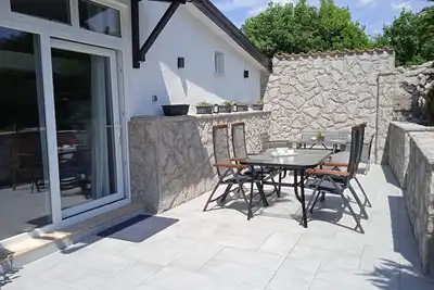 Image de Garçonnière avec la terrasse et la vue sur le mer Krasica, Rijeka (As-18059-a)