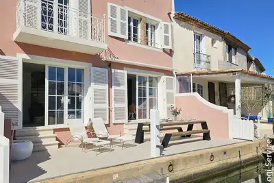 Image de Superbe maison climatisée  pour 10 personnes et double amarrage de 13m