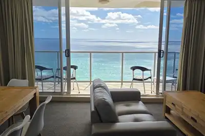 Image de Ocean Facing Apartment on  35th floor, directly opposite the world famous beach!