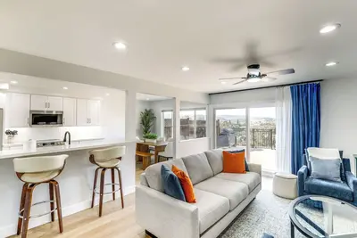 Image de Balconies & Views: Modern Abode in Poway!