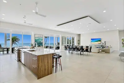 Image de Eden - Iconic Beach Villa Captiva Summer Savings!