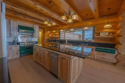 Image de FoxHill Family Lodge Retreat with views from all sides and Hike over a hundred f