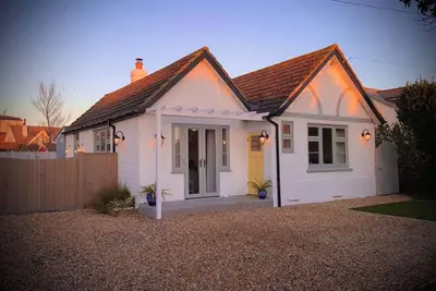 Image de Charming Seaside Cottage - 5-Min Walk to Beach