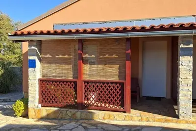 Image de Rustic Retreat Apartment in Pridraga no1