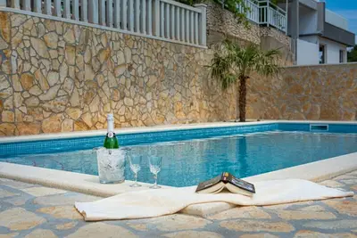 Image de Apartment for 8 Persons With Pool