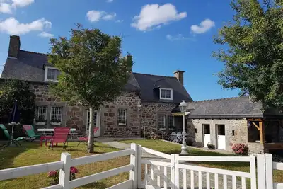 Image de Maison bretonne classée \"Meublé de tourisme 3*** \" idéale pour famille et amis.