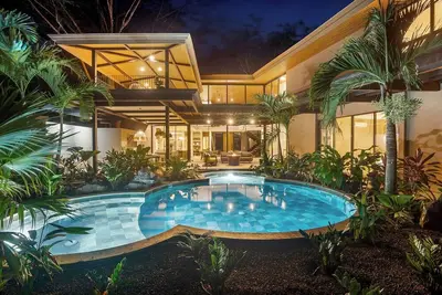 Image de Luxury Villa - 3 Mins Golf Cart to Beach - Fully Staffed