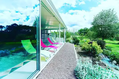 Image de Villa, Piscine INTÉRIEURE, Proche Saint-ÉMILION\/ Bordeaux, IDÉAL Pour Famille.