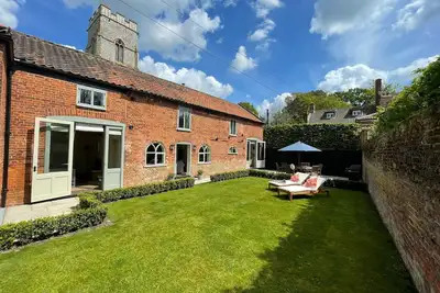 Image de Stunning, dog friendly 3 bedroom/3 bathroom cottage close to beaches & short stroll to pub