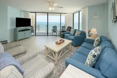 Image de Oceanfront 3 Br Condo with a Shared Pool! Surf Master 807