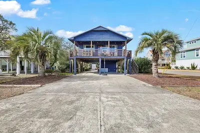 Image de Act One | Charming Coastal Escape in Kure Beach – Steps from the Sand!