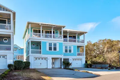 Image de 5 Star Kure | Ocean View Retreat w/ Community Pool & Private Beach Access!