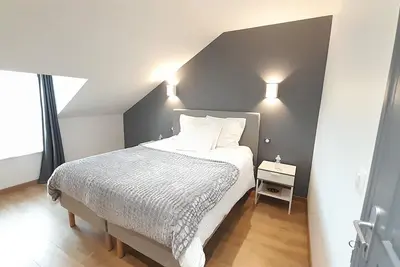 Image de L3: Chambre double au Domaine de Treuillaud avec piscine