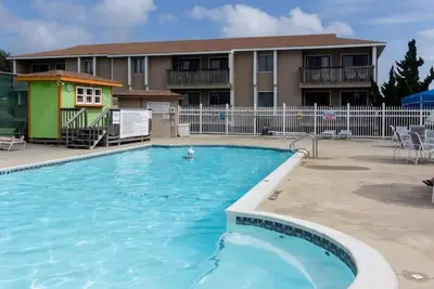 Image de Golf View Charming 2-bedroom condo in Kitty Hawk with fitness room, sleeps 6.