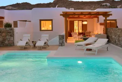 Cozy Villa With Sea View Pool