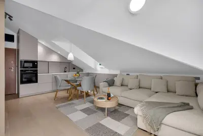 Image de Penthouse Nikolina-50m to beach!